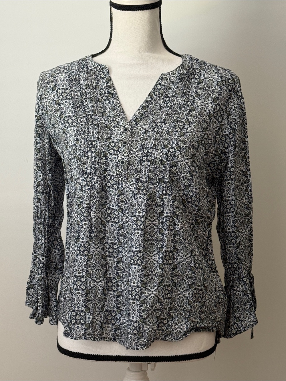 Westport Women's Blue Floral Pintuck V-Neck Blouse